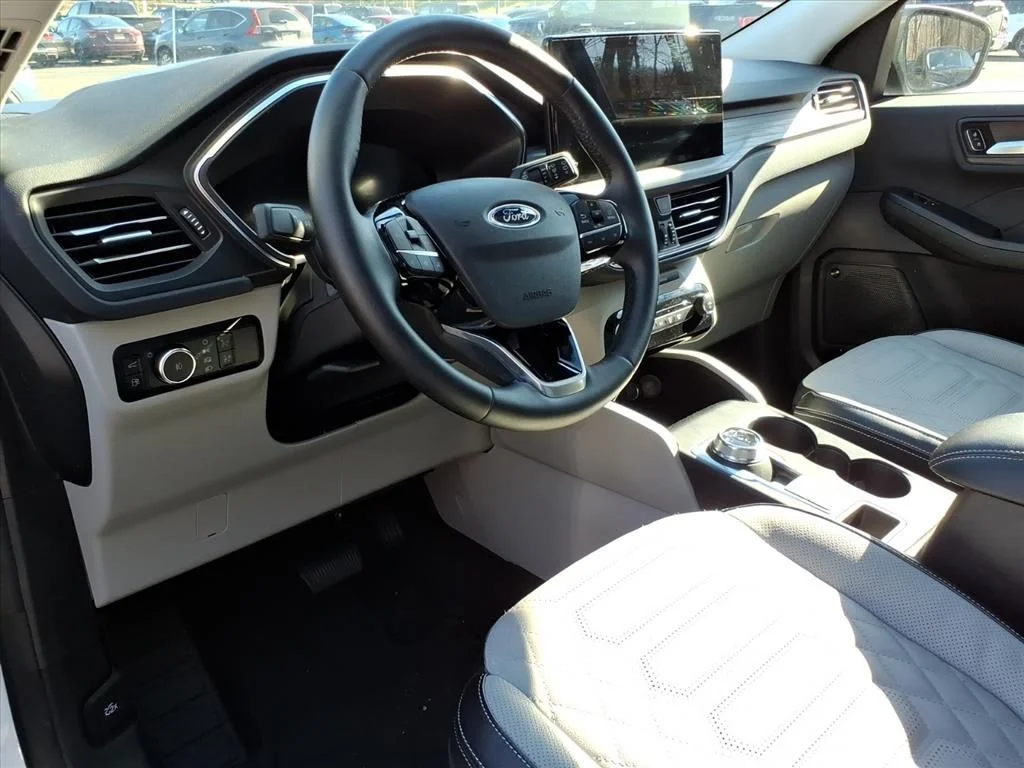 New 2024 Star White Metallic Tri-coat Ford Plug-in Hybrid image 10
