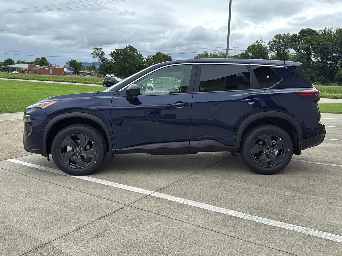 New 2026 DEEP OCEAN BLUE Nissan SV image 4