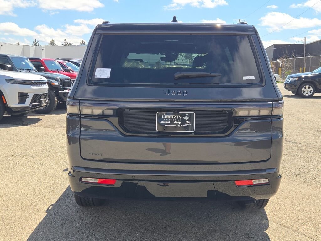New 2026 Baltic-Gray Metallic Clear-Coat Exterior Paint Jeep Upland image 15