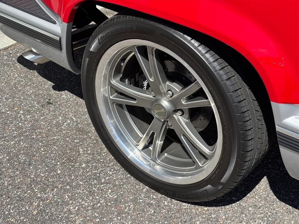 Used 1993 Red Chevrolet Base image 28