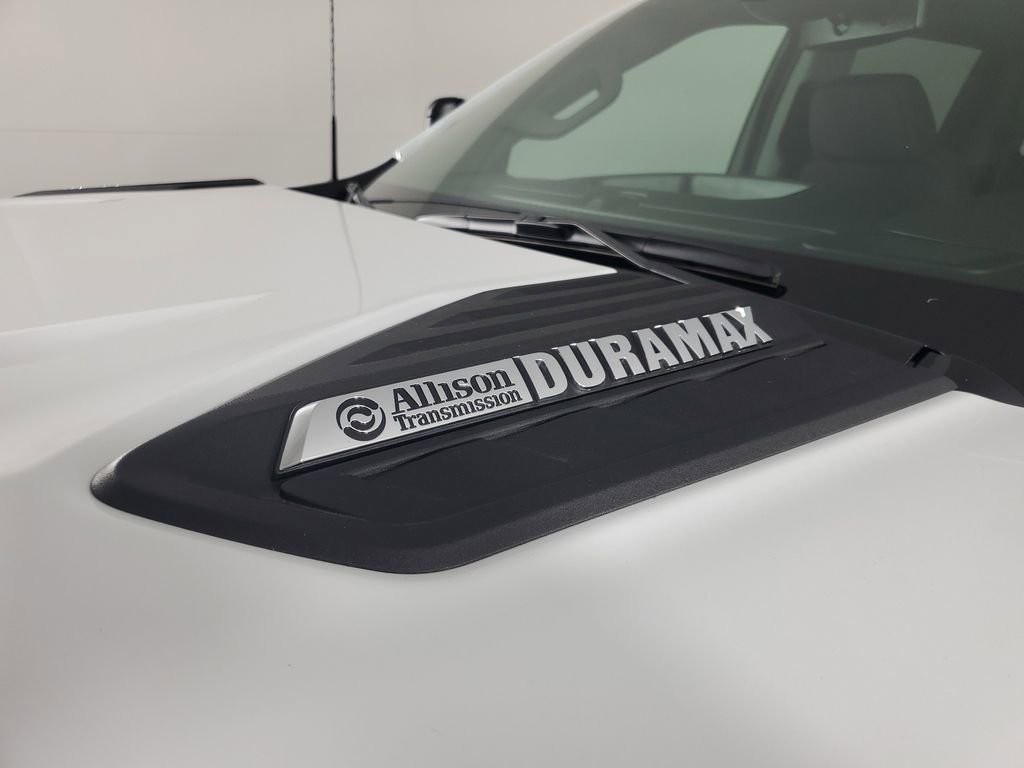 New 2026 Summit White Chevrolet Custom image 12