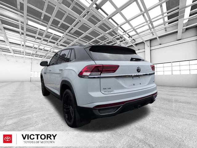 Used 2023 White Volkswagen 3.6L V6 SE w/Technology image 4