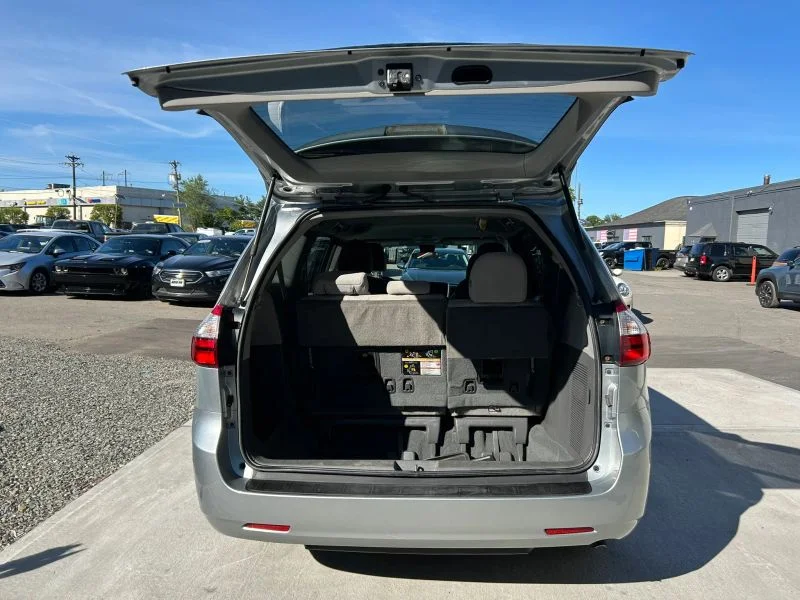 Used 2019 Silver Toyota L Minivan 4D image 47