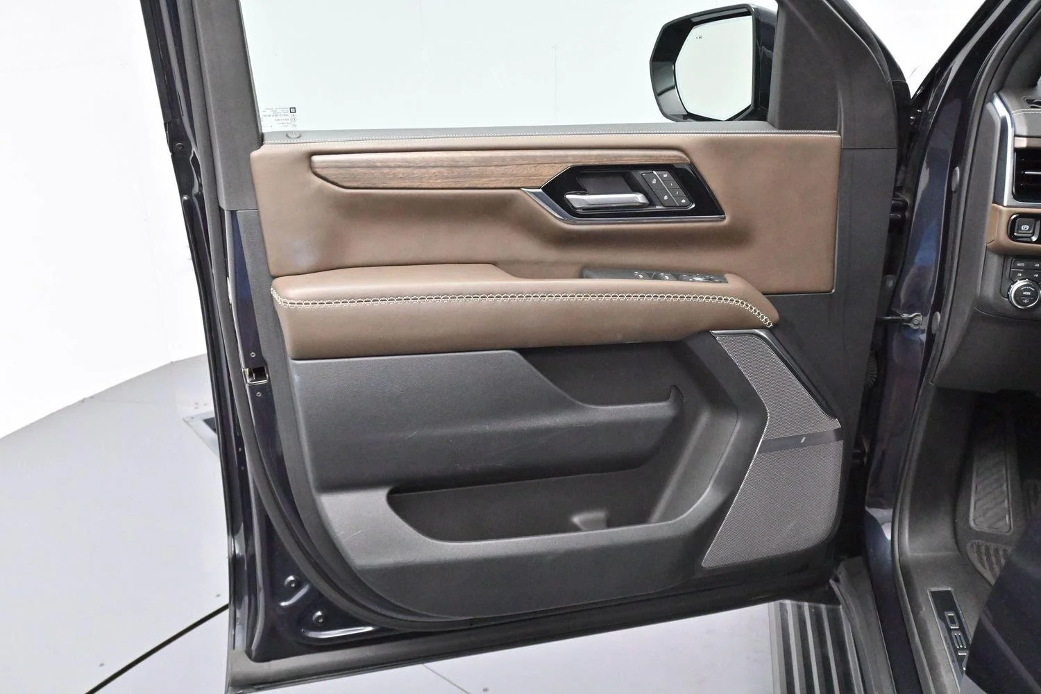 Used 2025 Titanium Rush Metallic GMC Denali Ultimate image 13