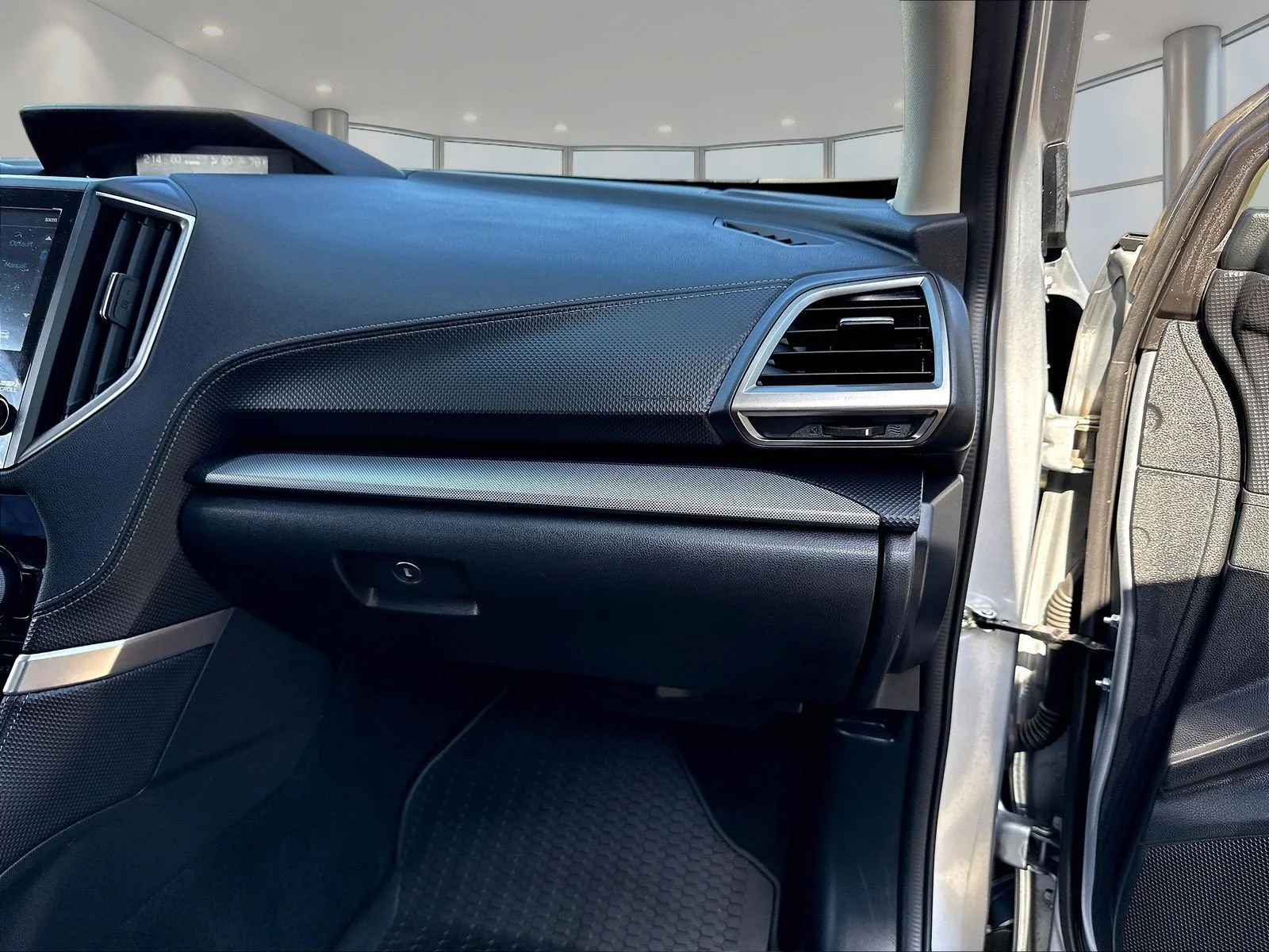Used 2020 Ice Silver Metallic Subaru Limited image 29