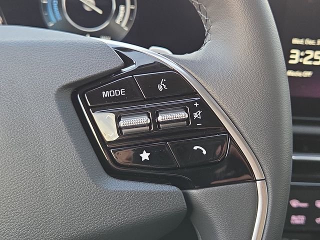 New 2025 Gray Kia Wind image 14