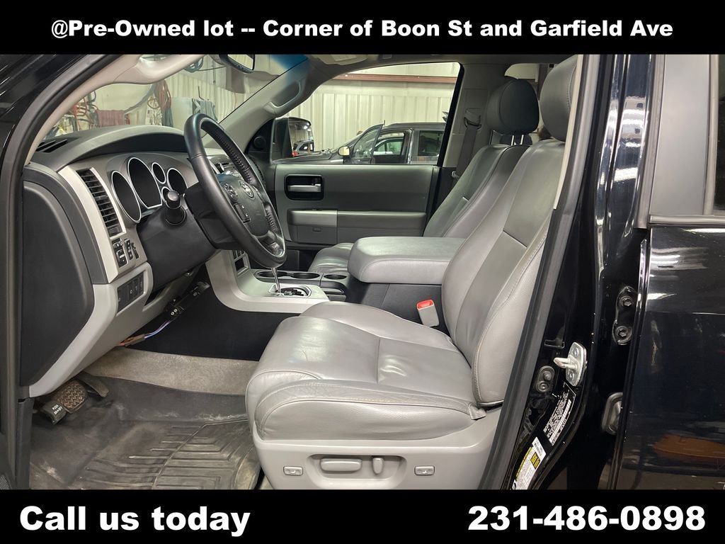 Used 2008  Toyota Limited image 13