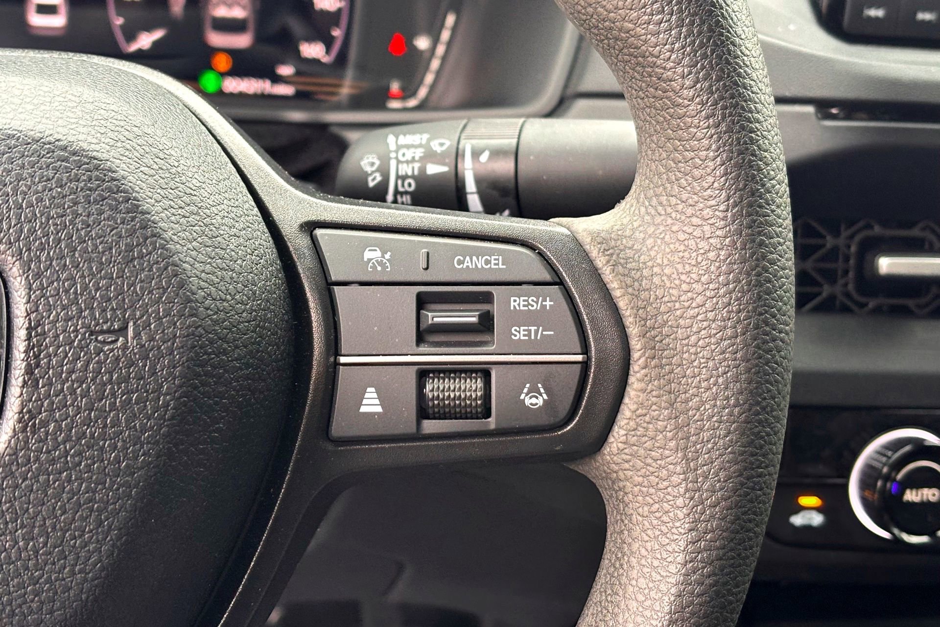 Used 2025 Black Honda SE image 16