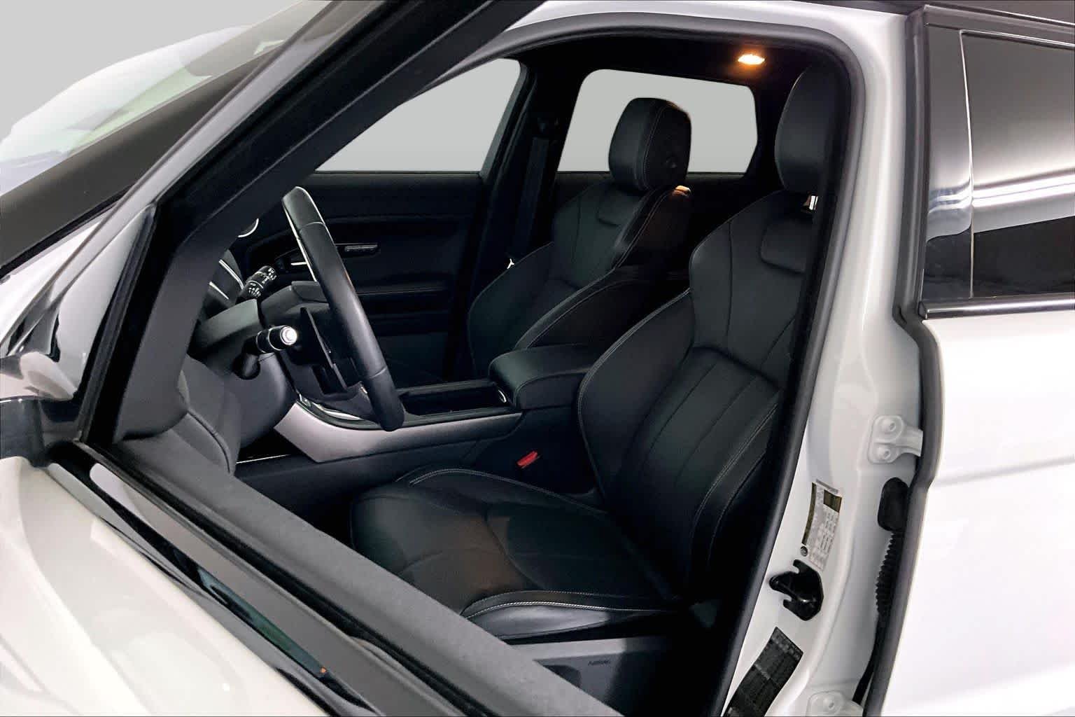 Used 2018 Fuji White Land Rover HSE image 9