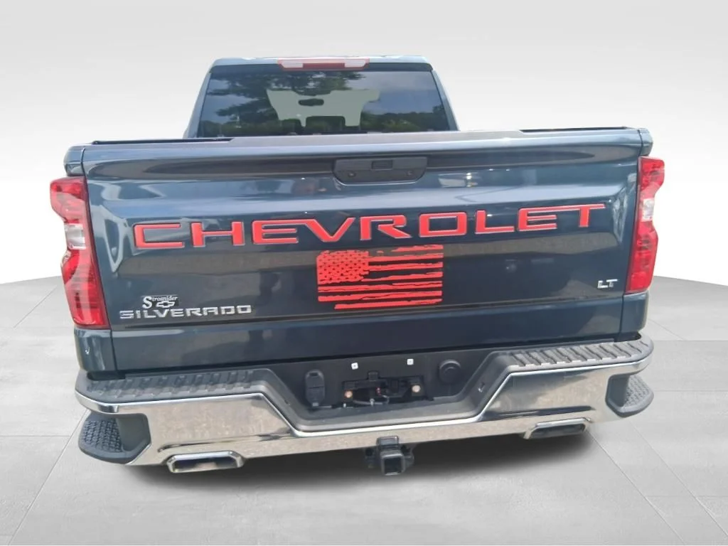 Used 2021 Gray Chevrolet LT image 8