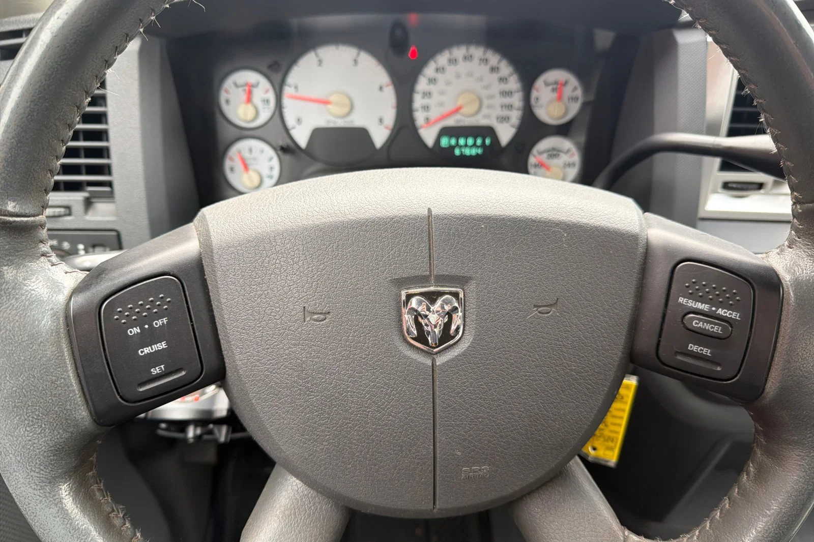 Used 2007  Dodge SLT image 19