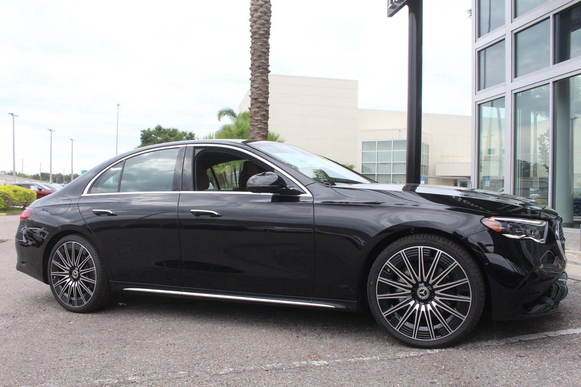 2026 Mercedes-Benz E-Class E350 - Photo 9