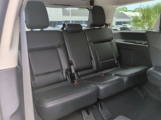 Certified Used 2025 Oxford White Ford Platinum image 20