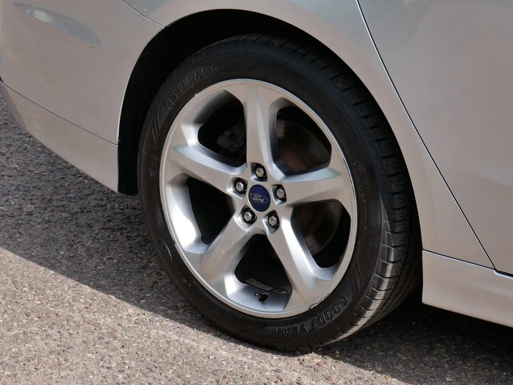 Used 2014 Silver Ford SE image 7