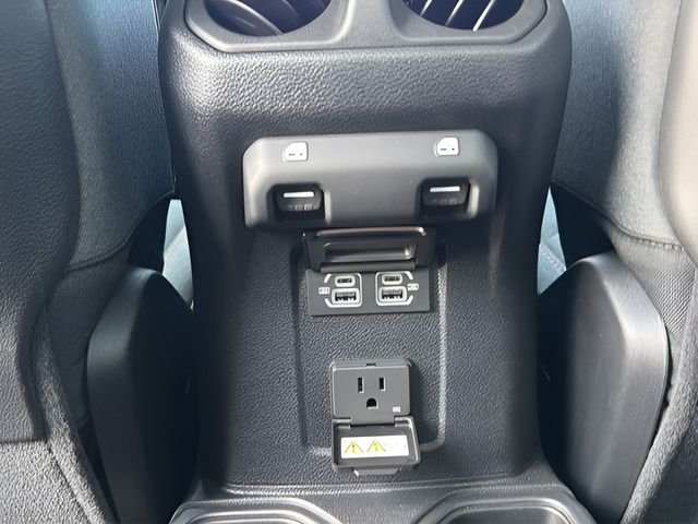 Used 2024 White Jeep Rubicon image 10