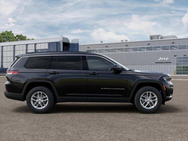 New 2026 Diamond Black Crystal Pearl-Coat Exterior Paint Jeep Laredo image 12