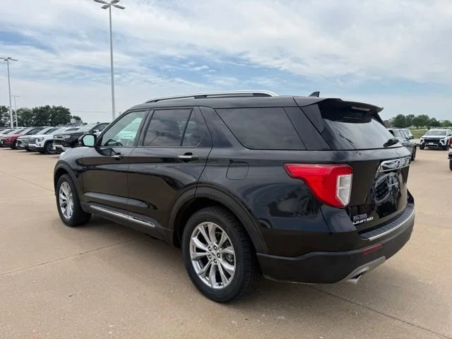 Used 2020 Black Ford Limited image 5