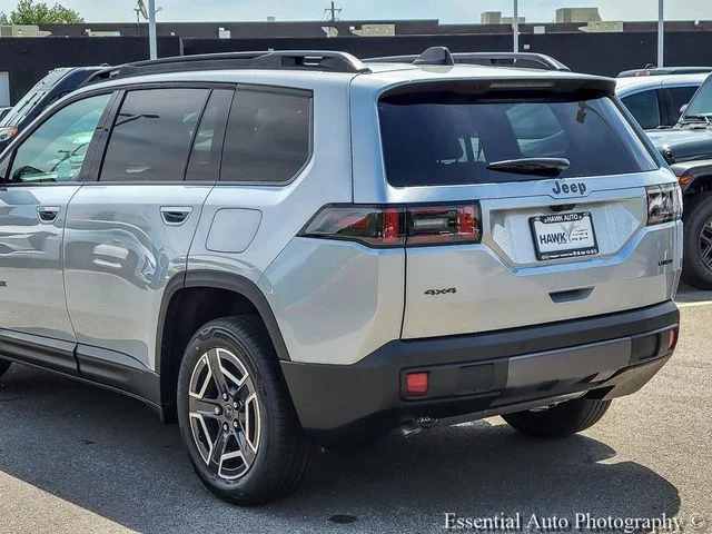 New 2026 Silver Zynith Clear-Coat Exterior Paint Jeep Laredo image 6
