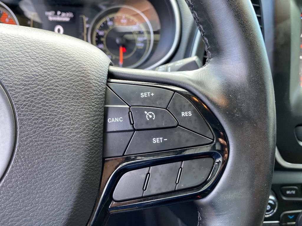 Used 2020 White Jeep Latitude Plus image 18