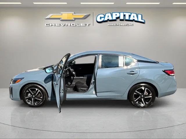 Used 2025 Gray Nissan SV image 9