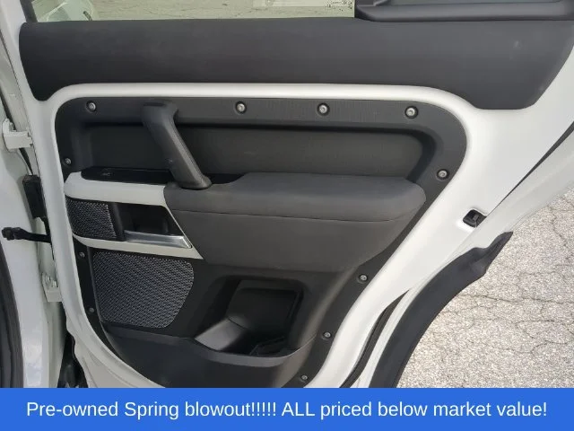 Used 2020  Land Rover SE image 43