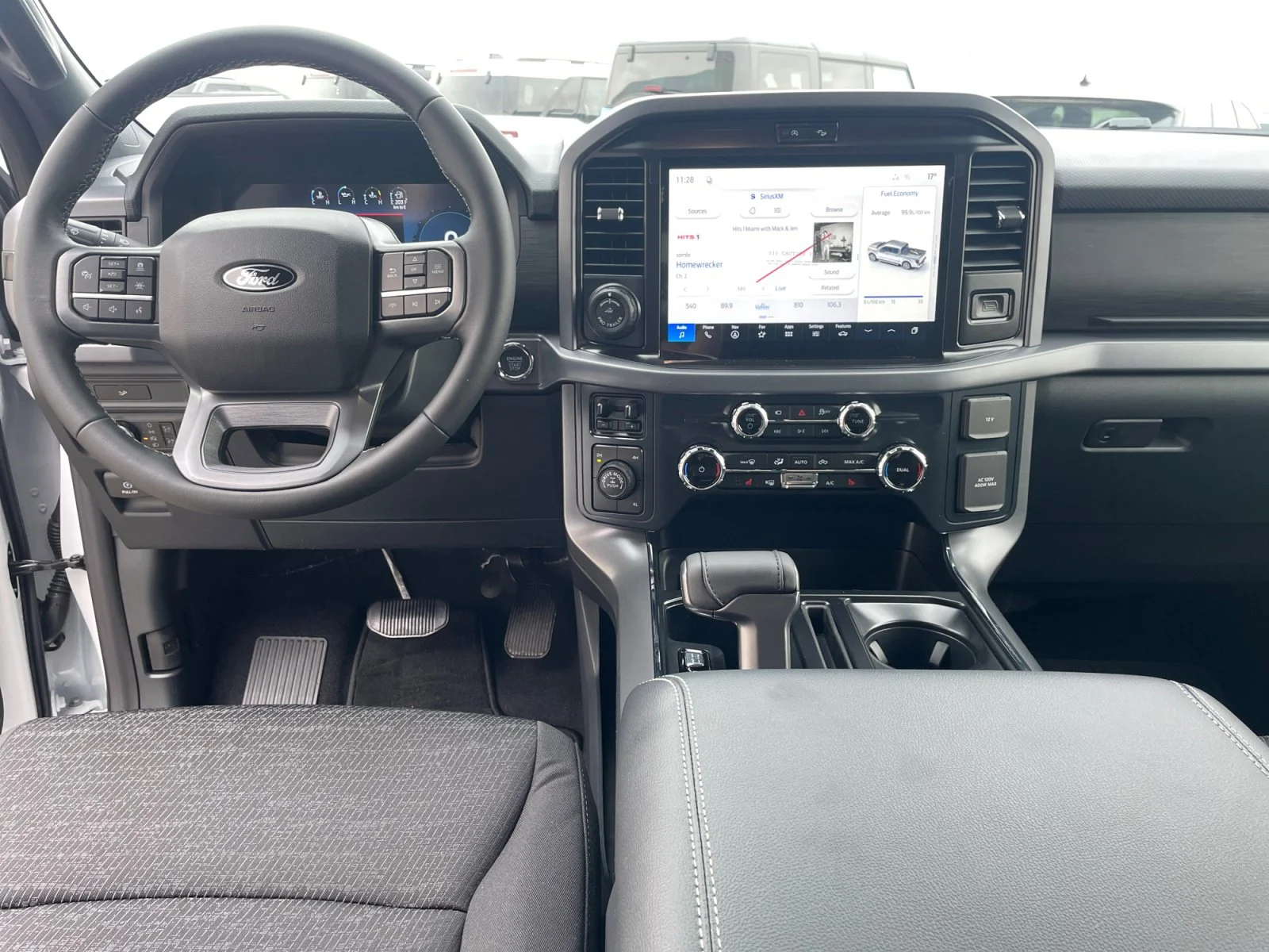 New 2026 Oxford White Ford XLT image 19