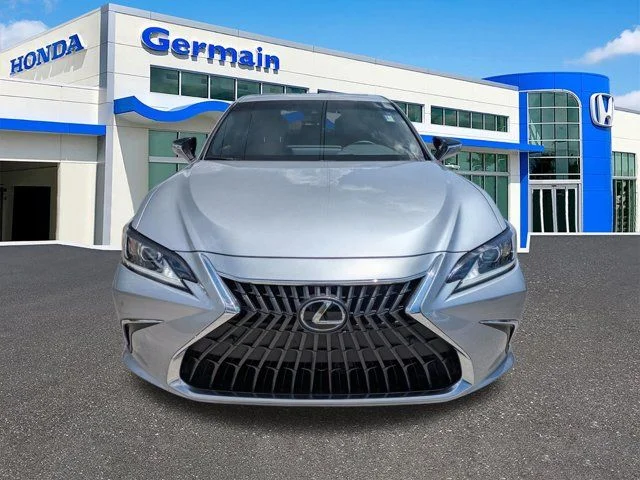 Used 2025 Iridium Lexus 300h image 9