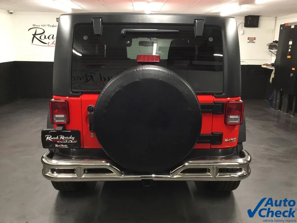 Used 2015 Red Jeep Sport image 9