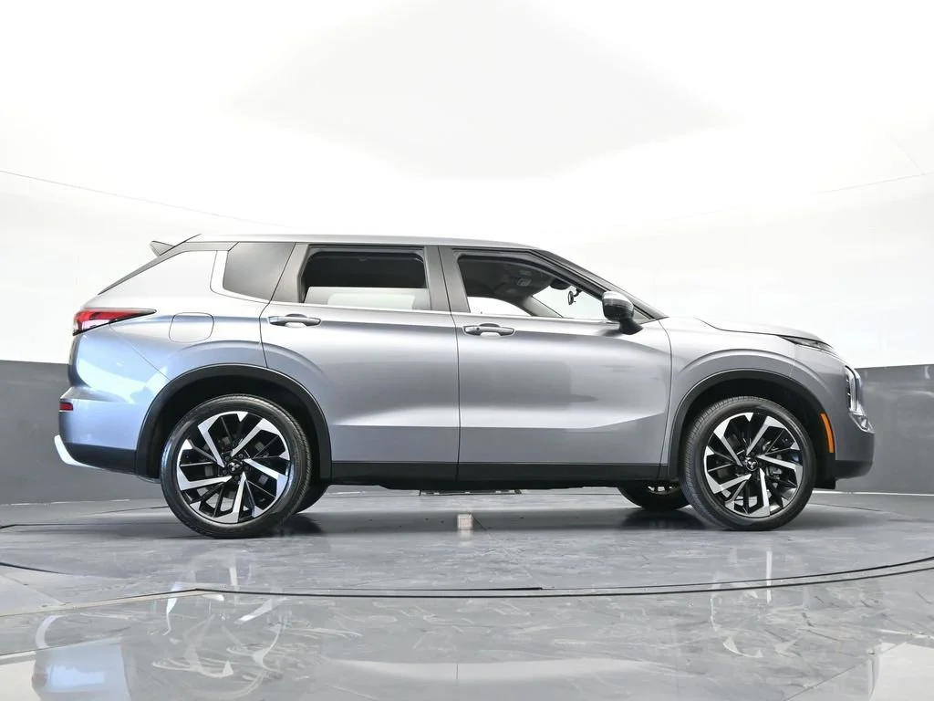 2022 Mitsubishi Outlander SE - Photo 56