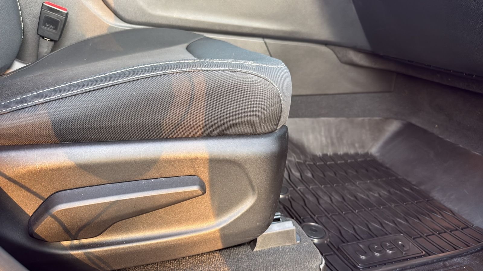 Used 2025 Gray Jeep Laredo X image 24