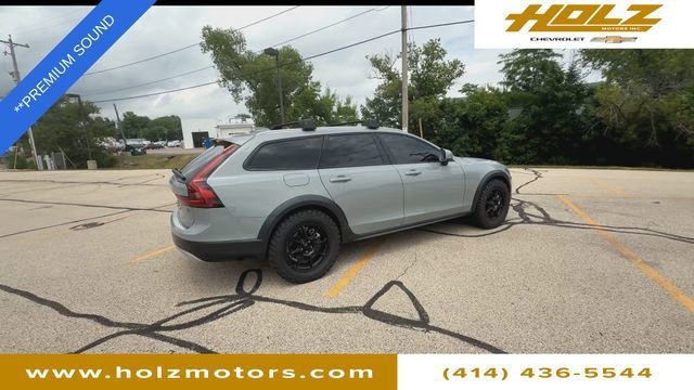 Used 2025 Gray Volvo Plus, B6 AWD Gas (mild hybrid) image 9