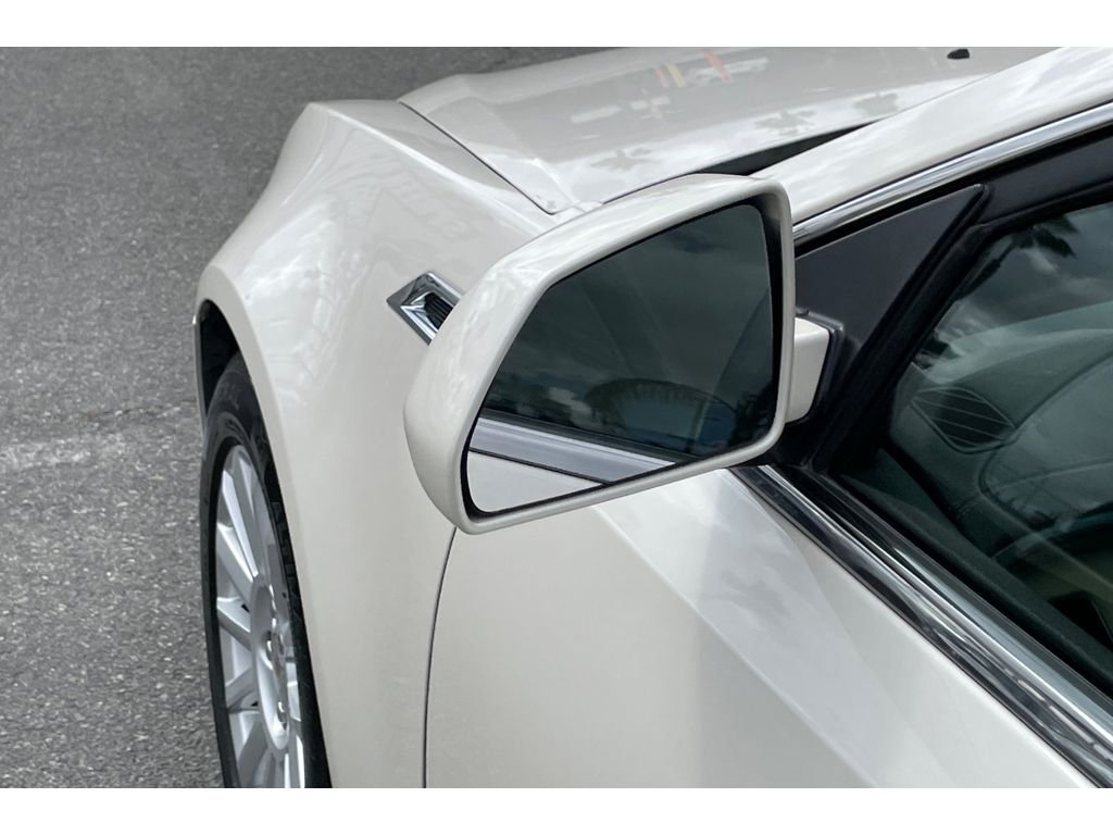 Used 2013 White Diamond Tricoat Cadillac Luxury image 47