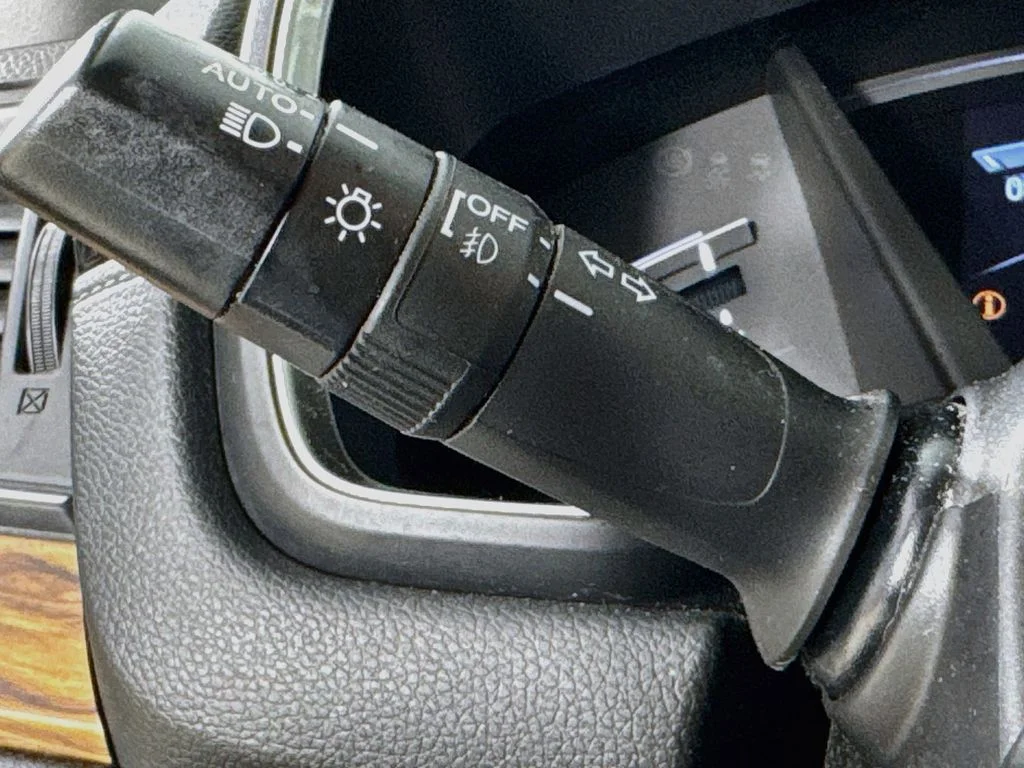 Used 2018 Modern Steel Metallic Honda EX-L image 11