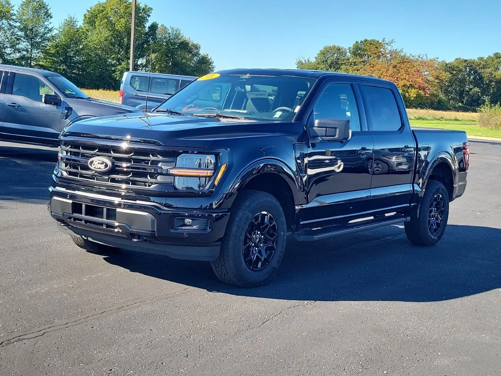New 2026 Agate Black Metallic Ford XLT image 2