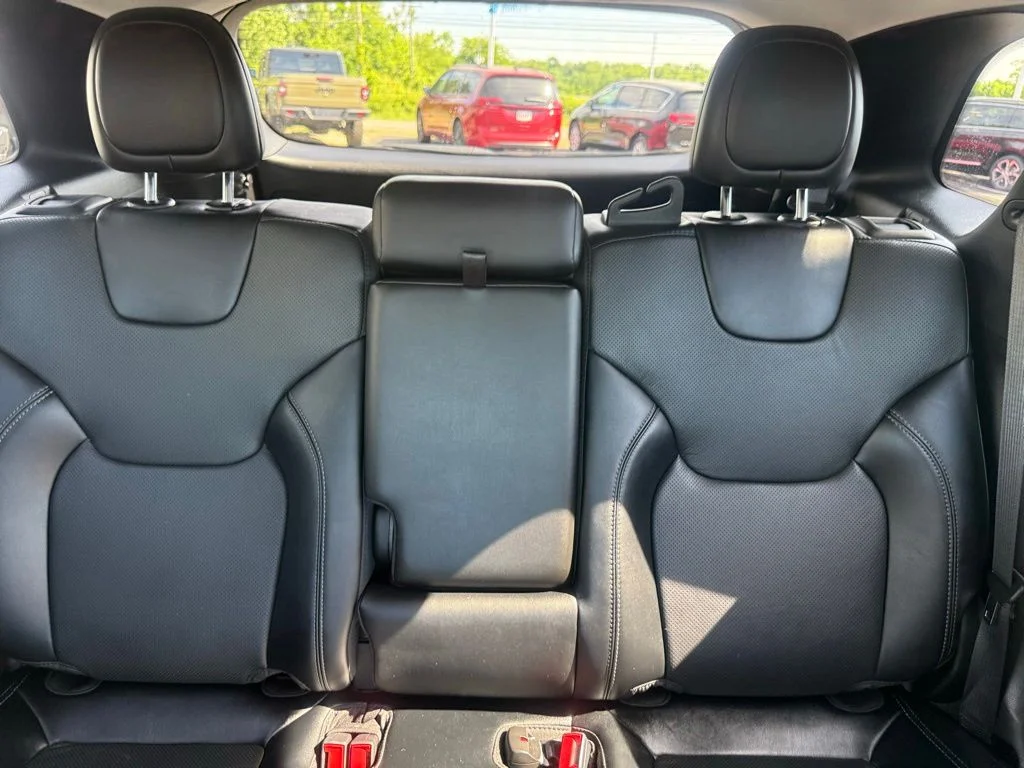 Used 2022 Gray Jeep Latitude Lux image 30
