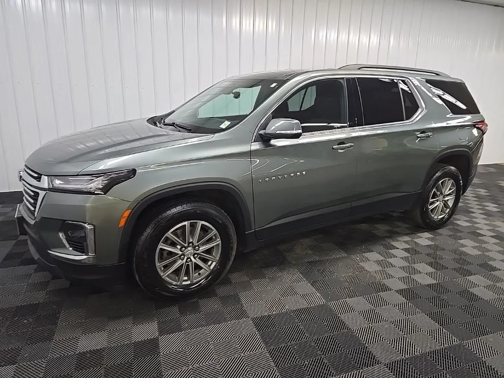 Used 2023 Green Chevrolet LT image 6