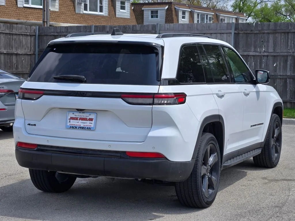 Certified Used 2023 White Jeep Altitude X image 11