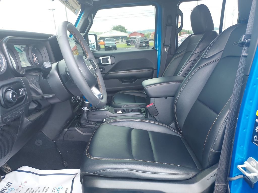Used 2024 Blue Jeep Sahara image 13