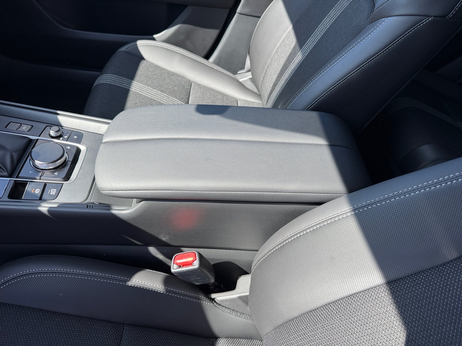 New 2026 Wind Chill Pearl Mazda Preferred image 14