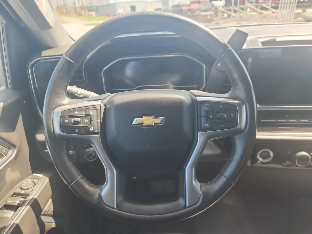 Used 2022 Summit White Chevrolet LT image 18