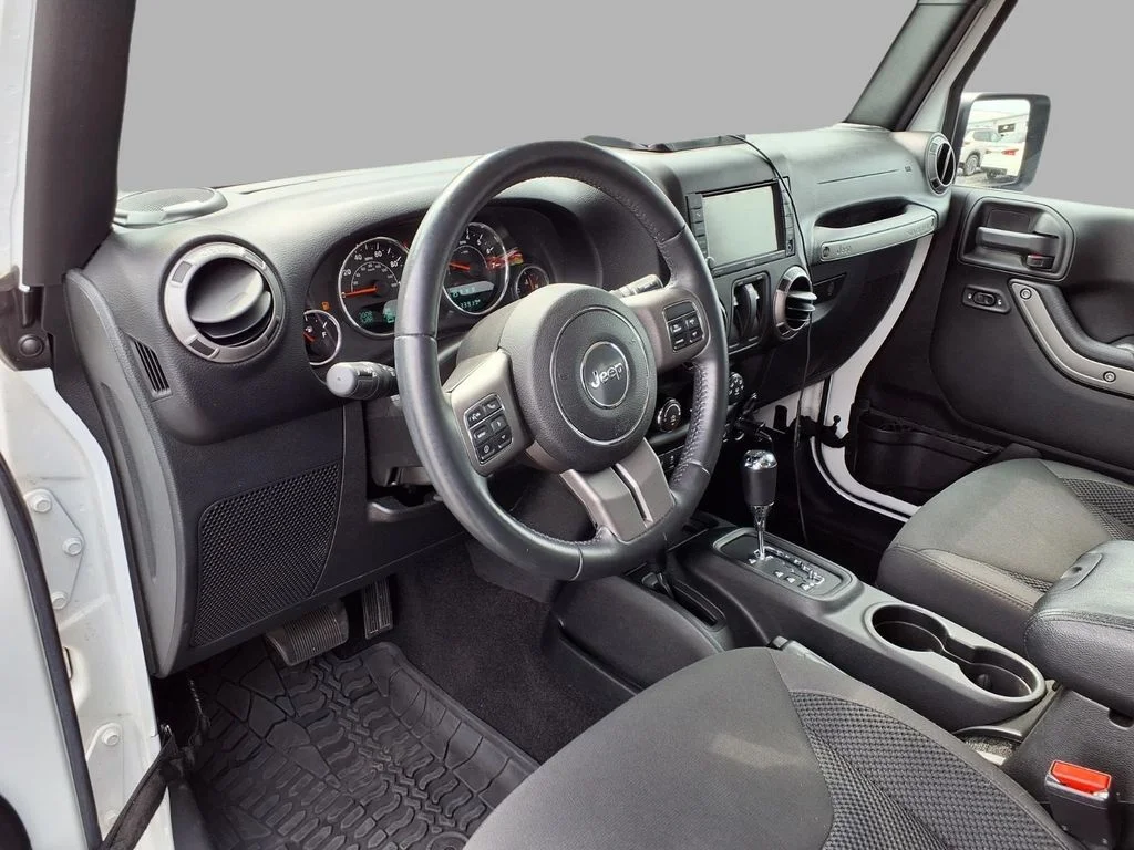 Used 2017 White Jeep Sport image 4