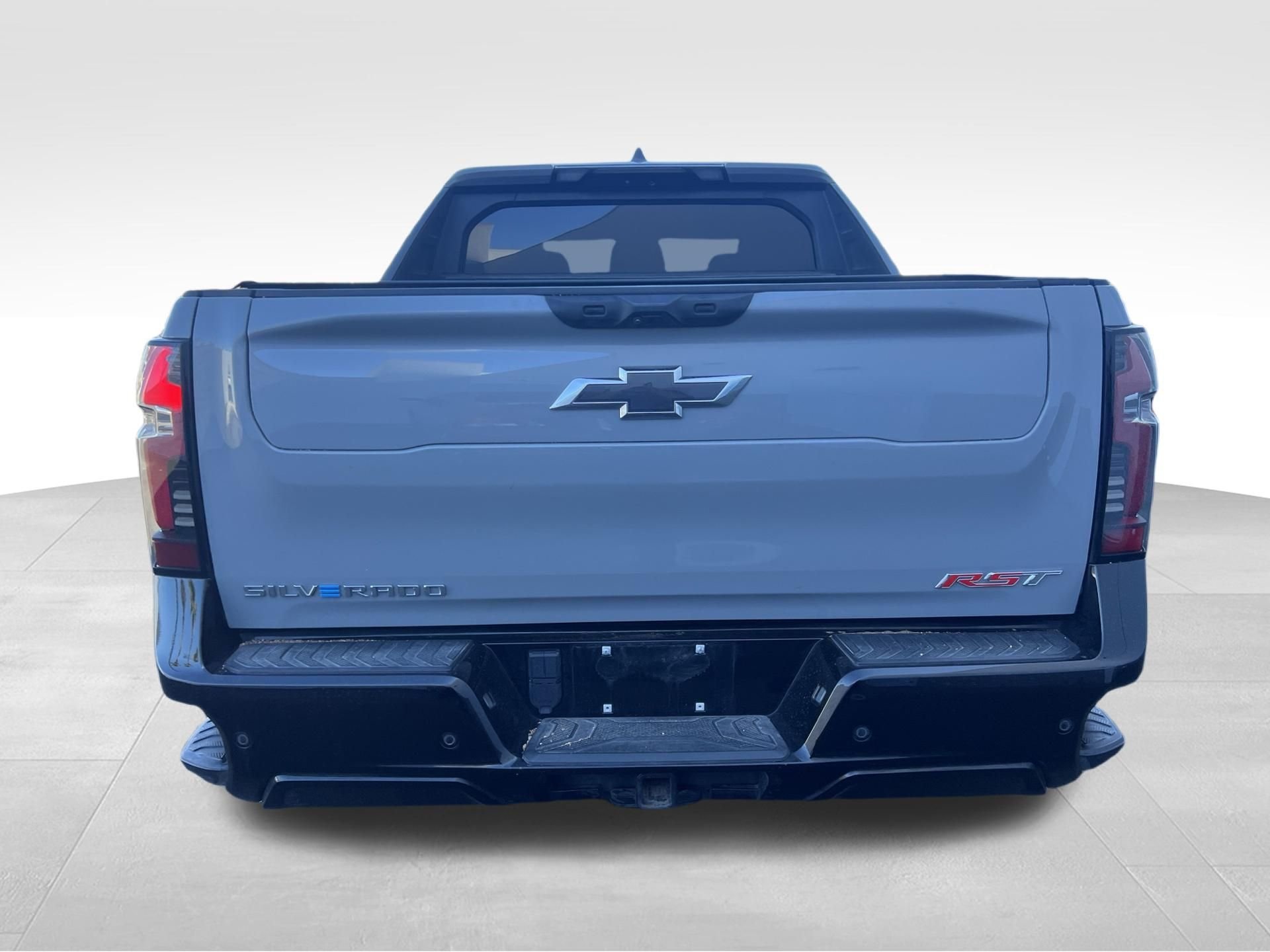 Used 2025 Gray Chevrolet RST image 6