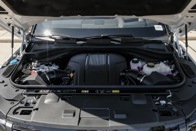 New 2027 Fuji White Land Rover Dynamic SE image 66