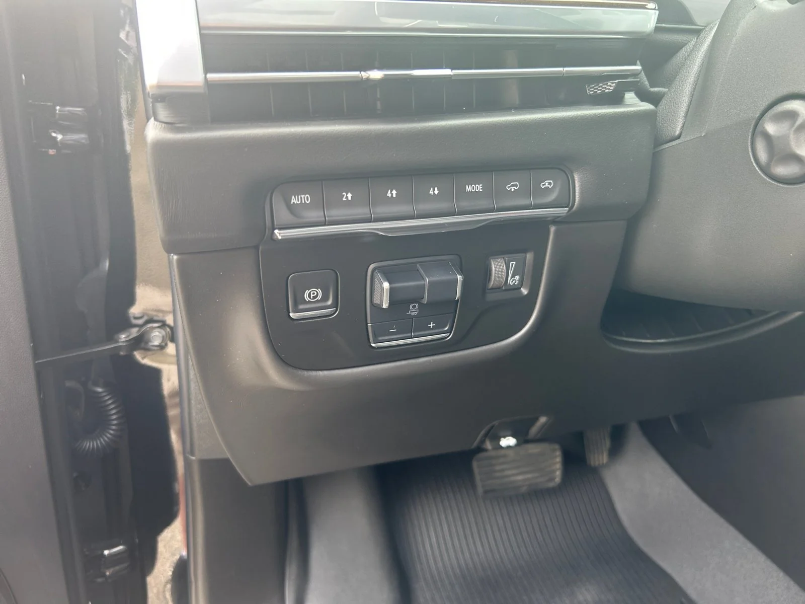Certified Used 2025 Black Raven Cadillac 4WD Sport Platinum Leather Sunroof Navigation 6.2L image 17