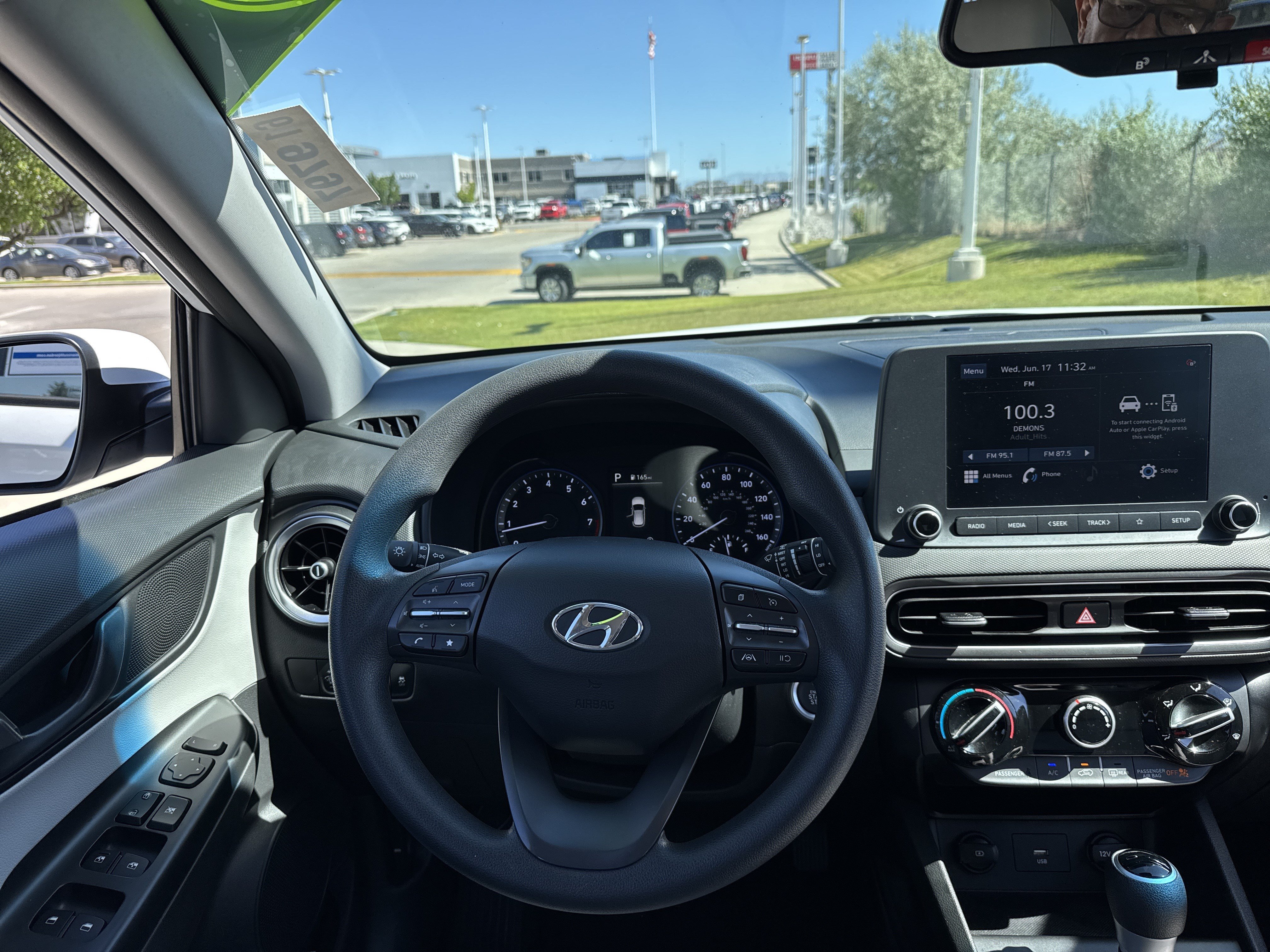 Used 2023 White Hyundai SEL image 15