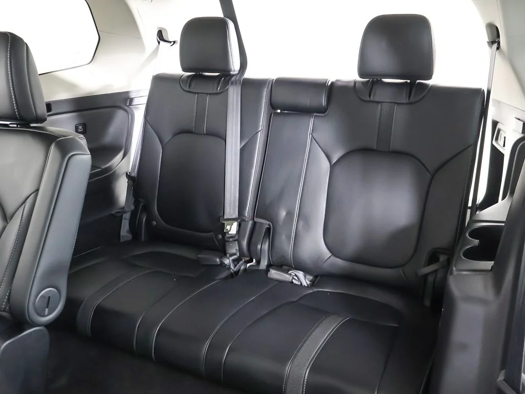 Used 2023 White Honda EX-L image 36