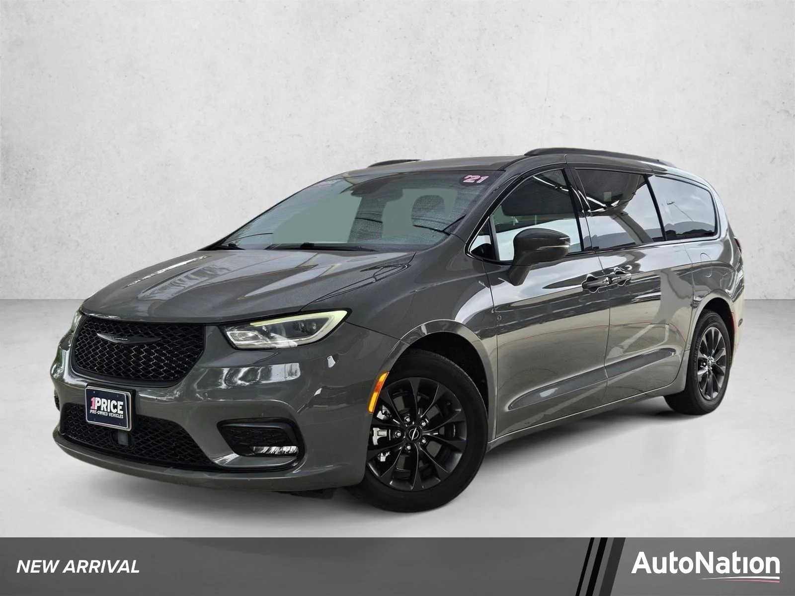 2021 Chrysler Pacifica Touring L's photo