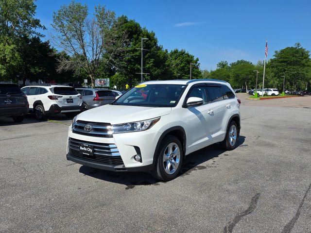 Used 2017 Blizzard Pearl Toyota Limited image 4
