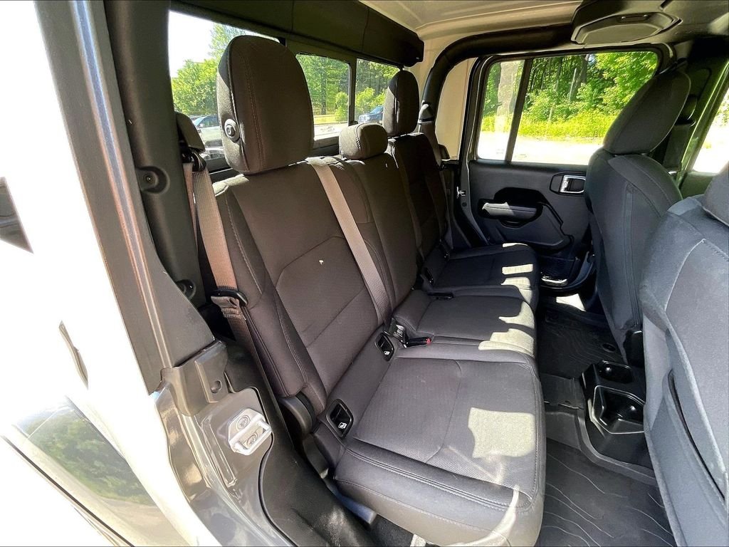 Used 2023 Gray Jeep Sport S image 19