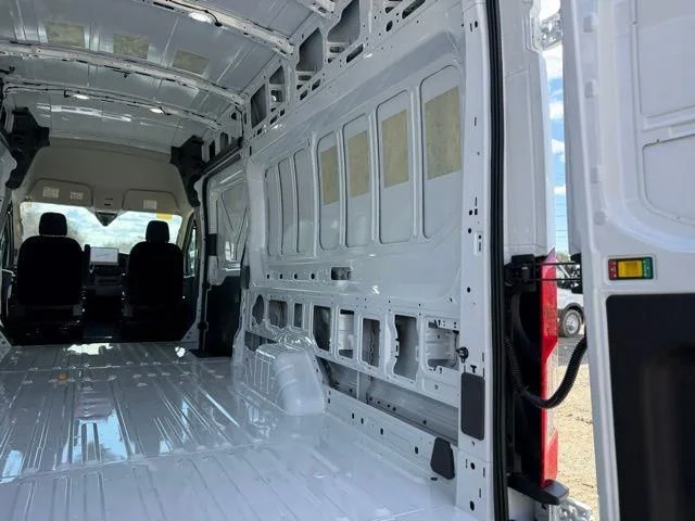 New 2026 Oxford White Ford Cargo Van image 9
